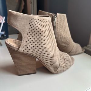 Size 8 Vince Camuto tan colored peep toe bootie heels
